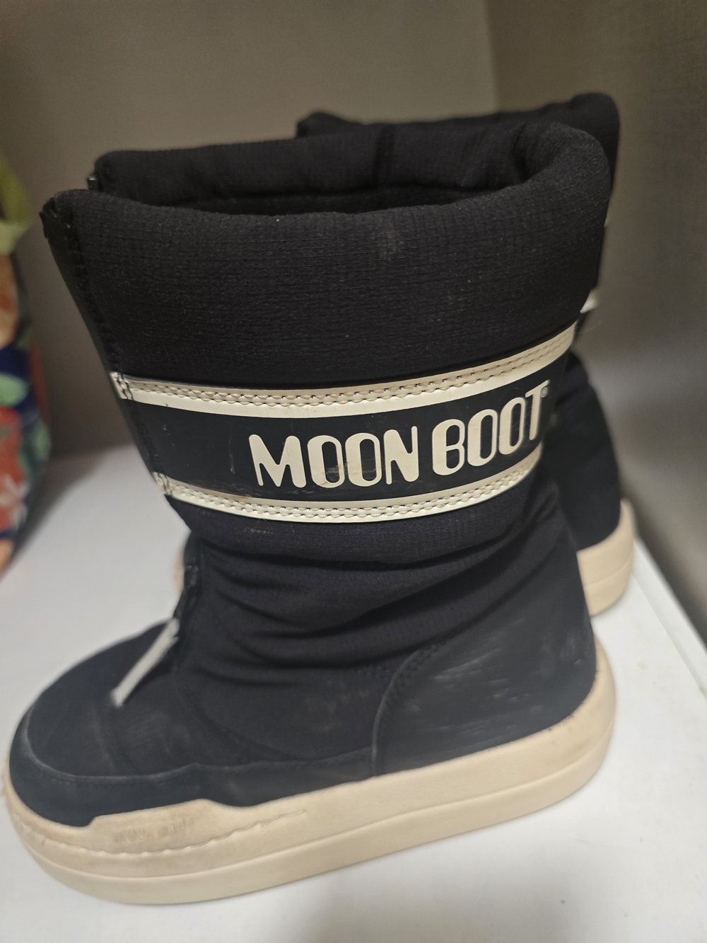 Moon Boot Men's Black and Cream Insulated Snow Boot